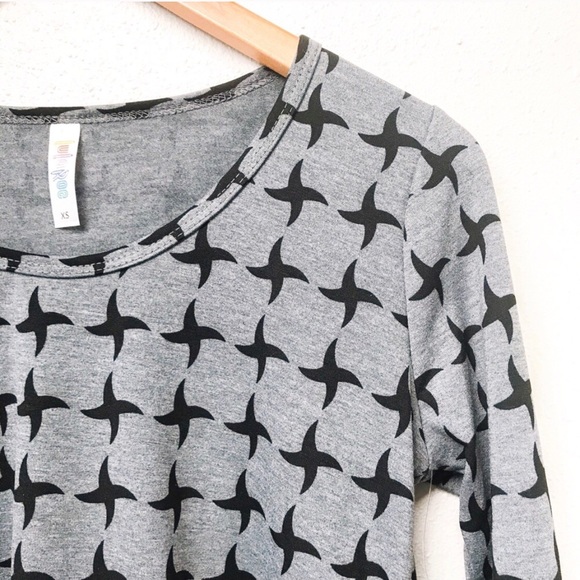 LuLaRoe Tops - LuLaRoe Lynnae Top